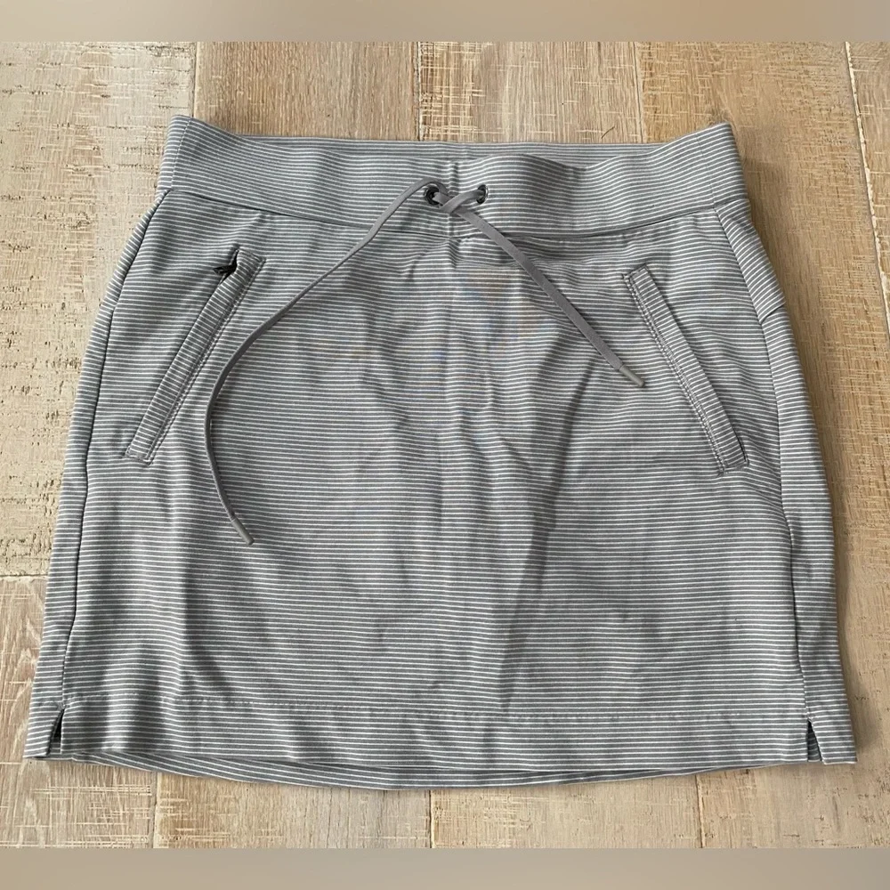 Athleta Gray Striped Skort Sz. XS - Picture 1 of 3